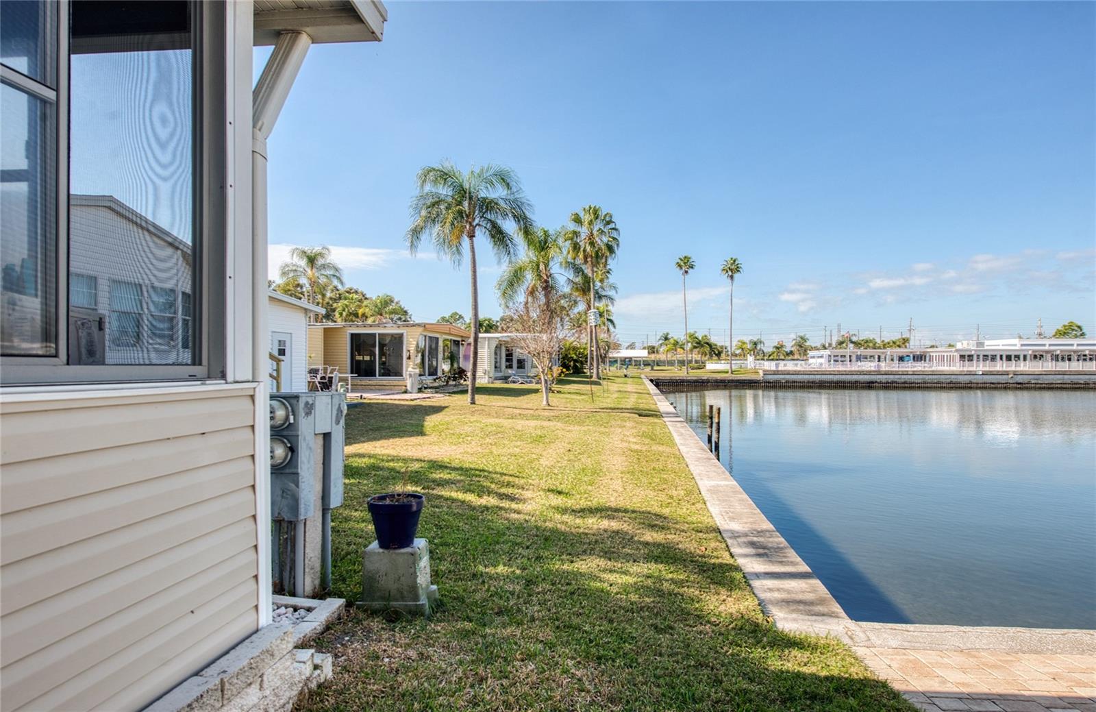 18675 US HIGHWAY 19 N 301