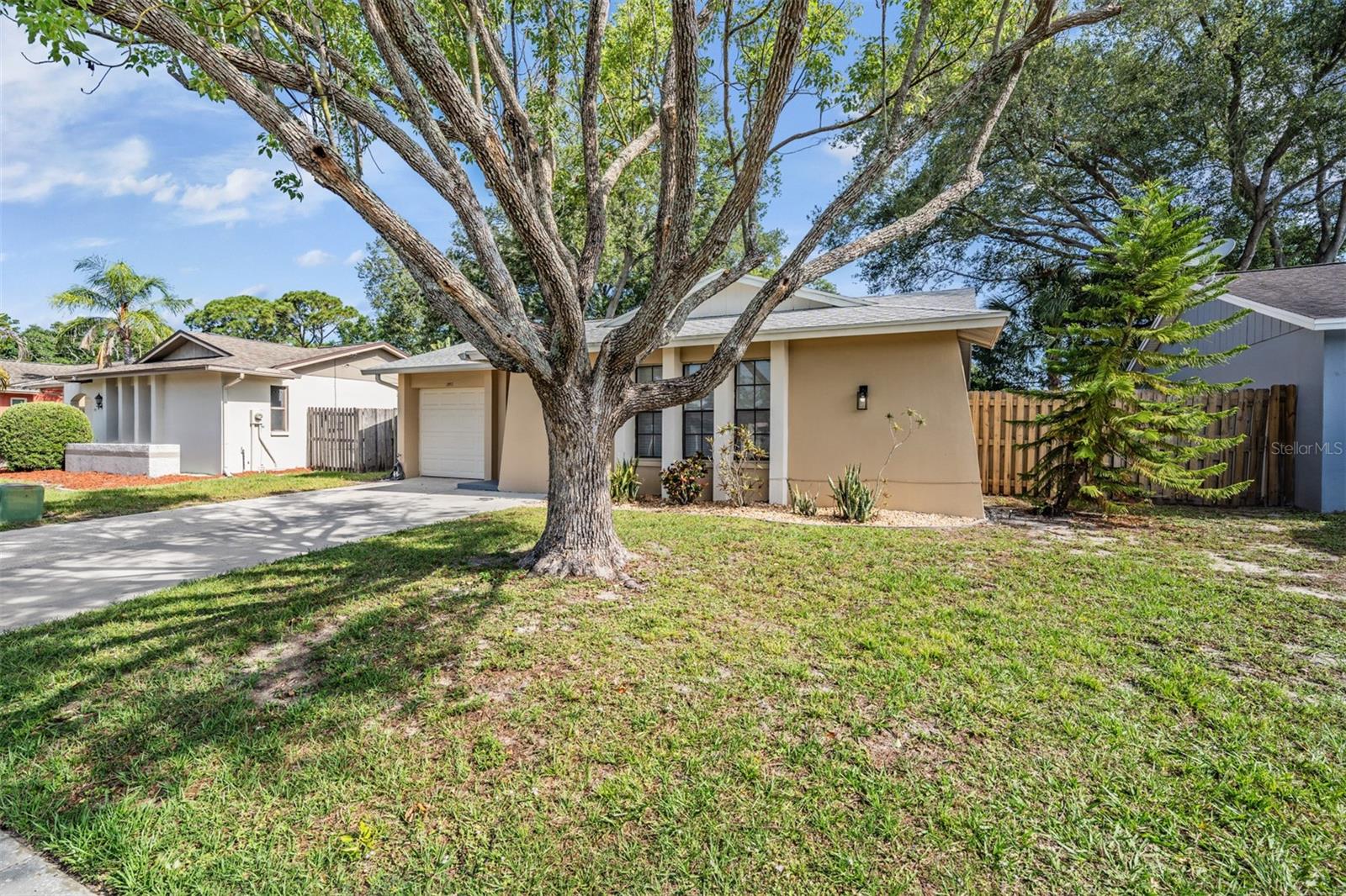 CYPRESS GREEN - Residential