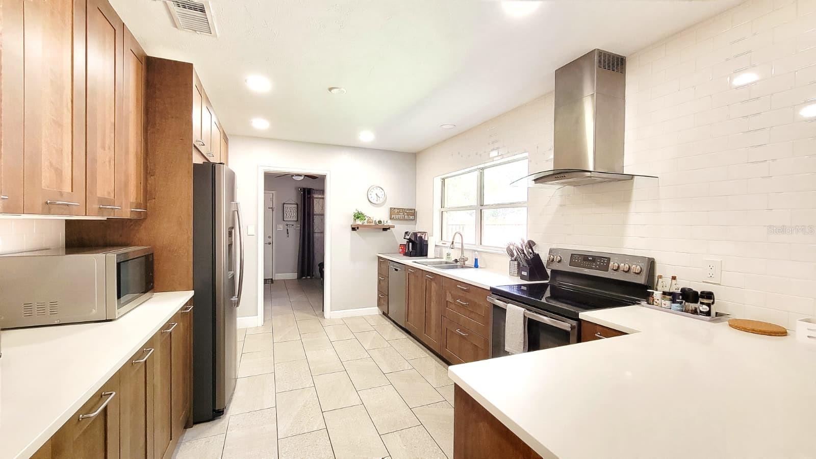 WESTSIDE ESTATES - Residential Lease