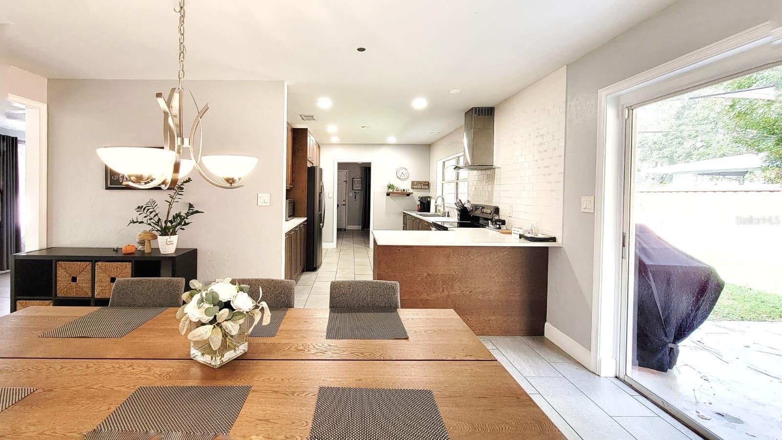 WESTSIDE ESTATES - Residential Lease