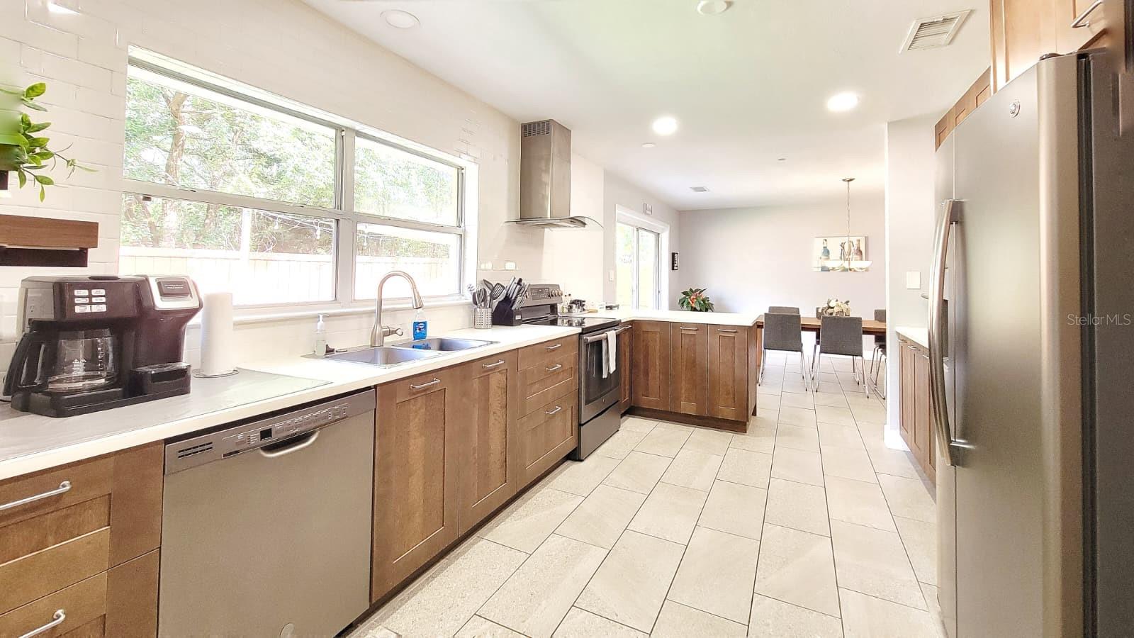 WESTSIDE ESTATES - Residential Lease