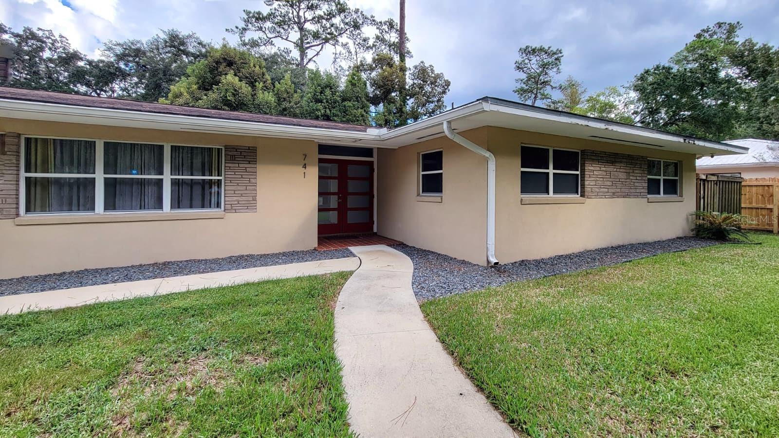 WESTSIDE ESTATES - Residential Lease