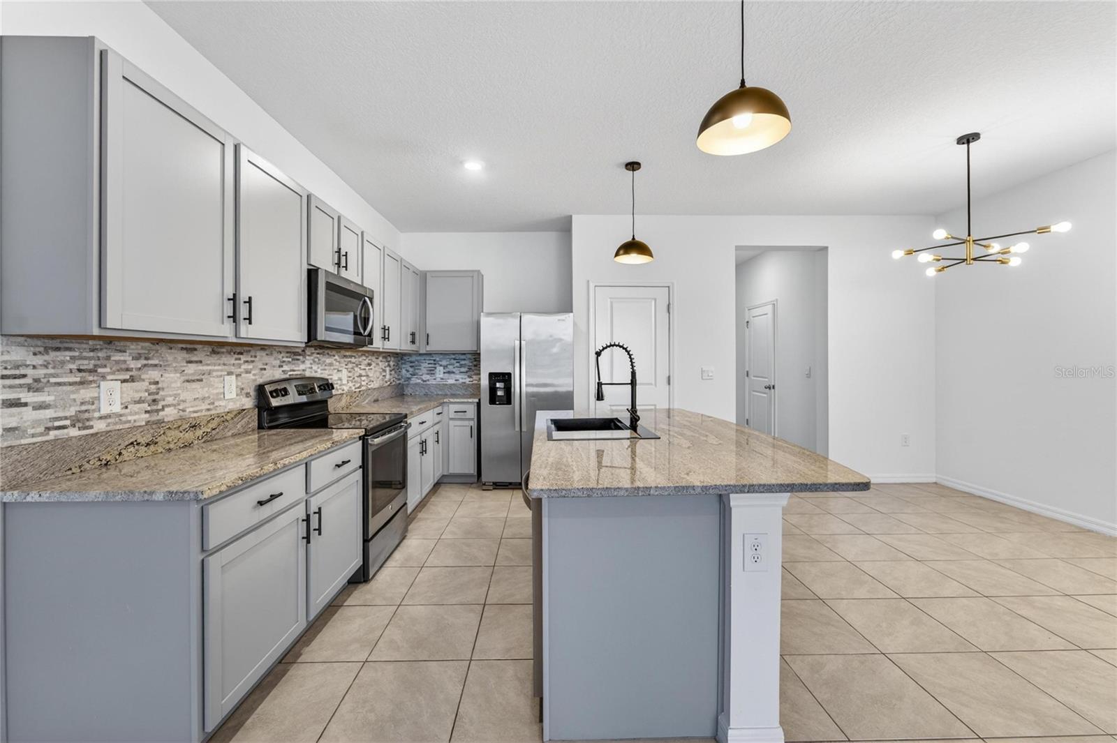 MANGROVE POINT PH 1 - Residential