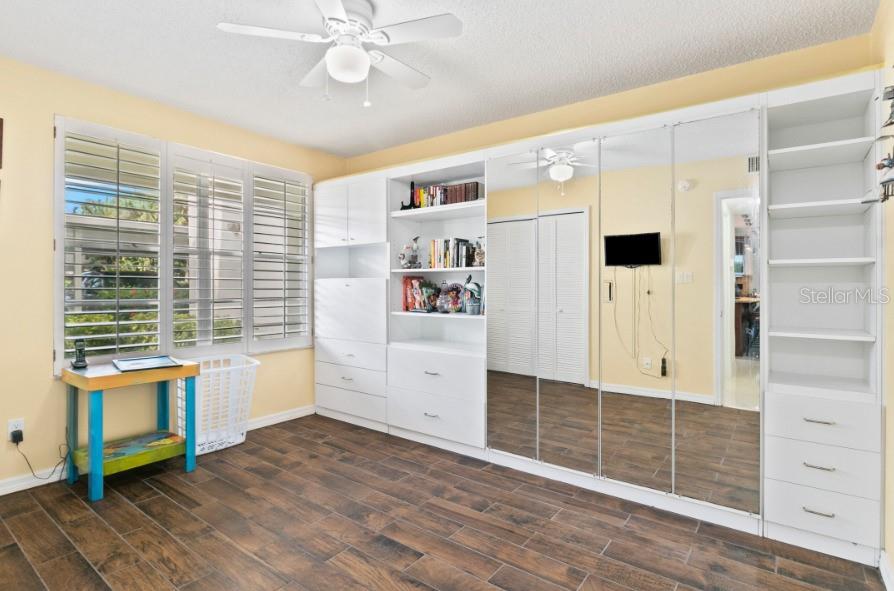 SUTTON PLACE - Residential