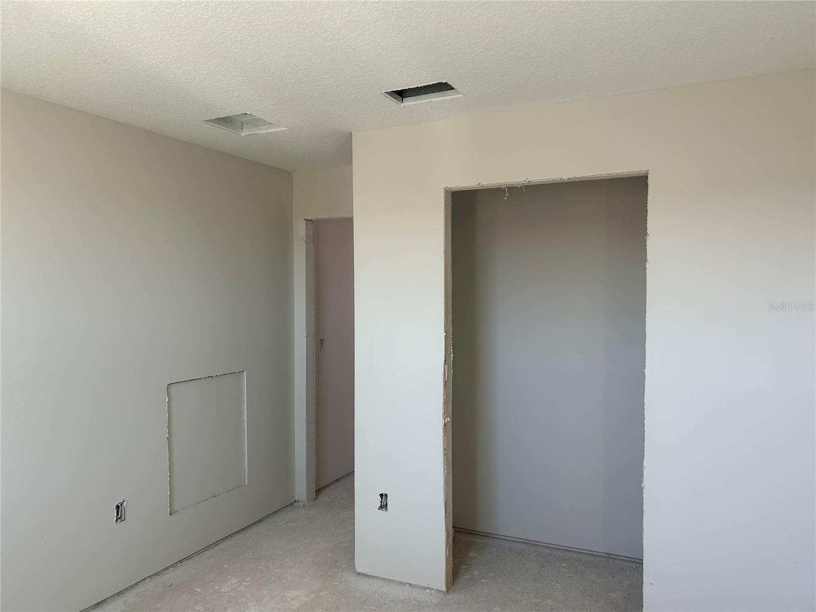 OAKFIELD TRAILS WEST - Residential