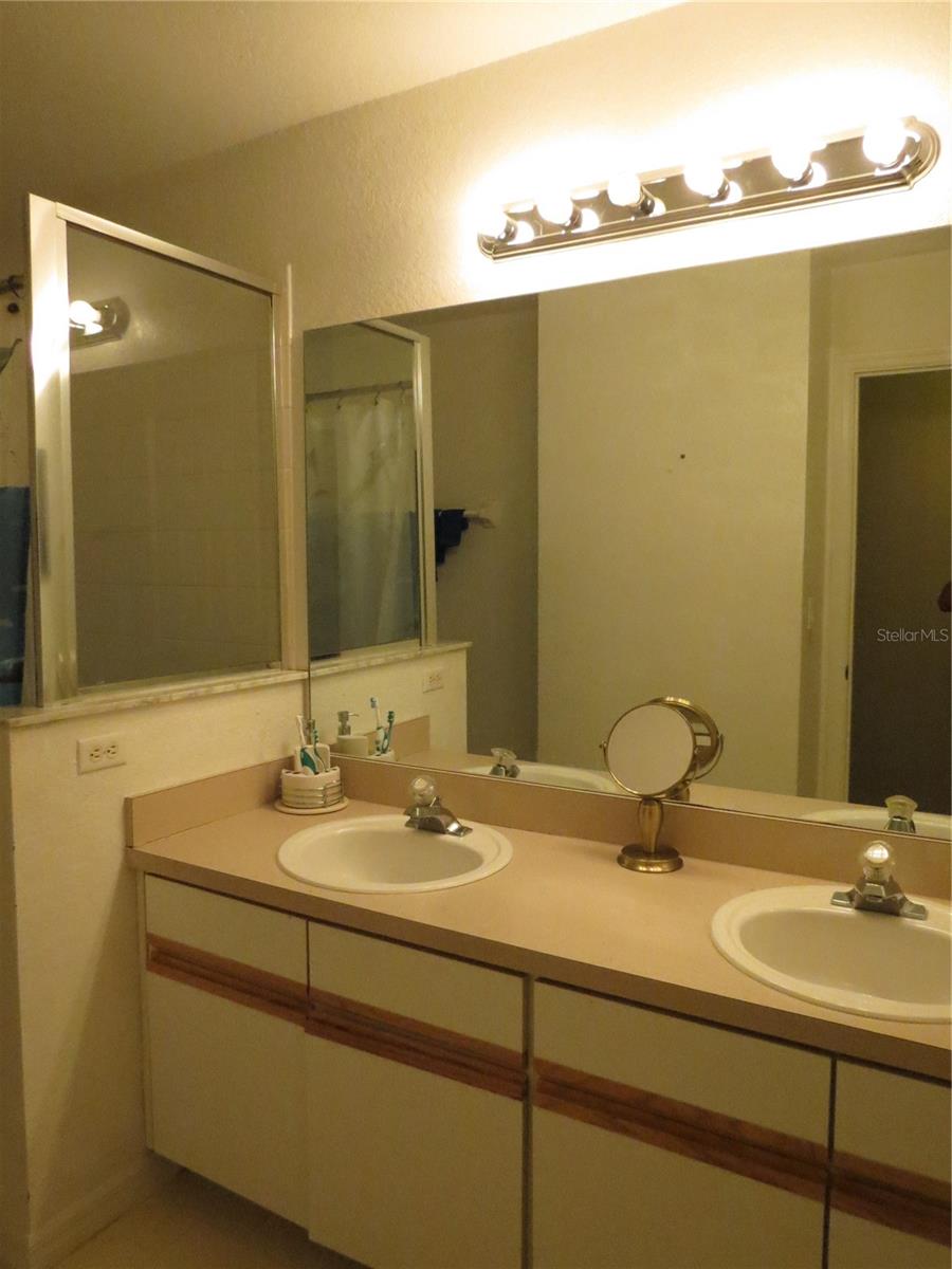 PINEWOOD COUNTRY ESTATES - Residential