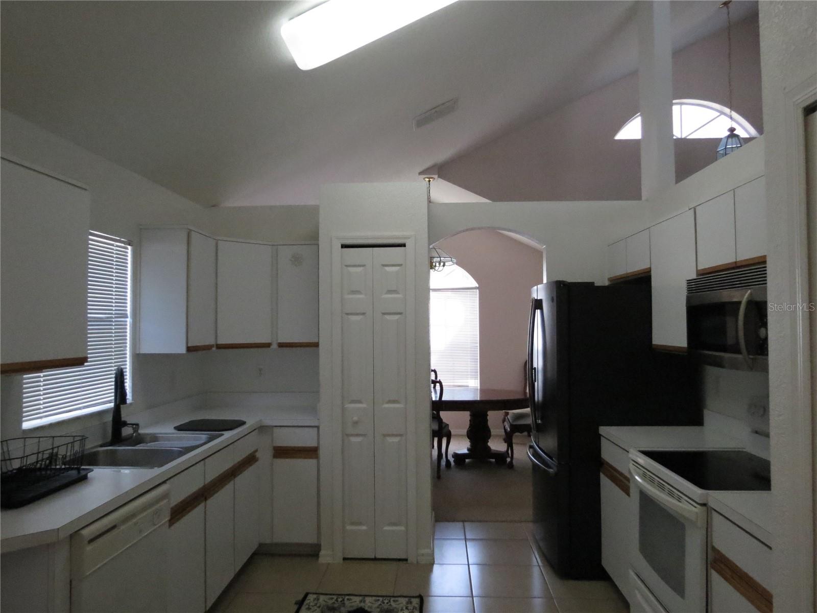 PINEWOOD COUNTRY ESTATES - Residential