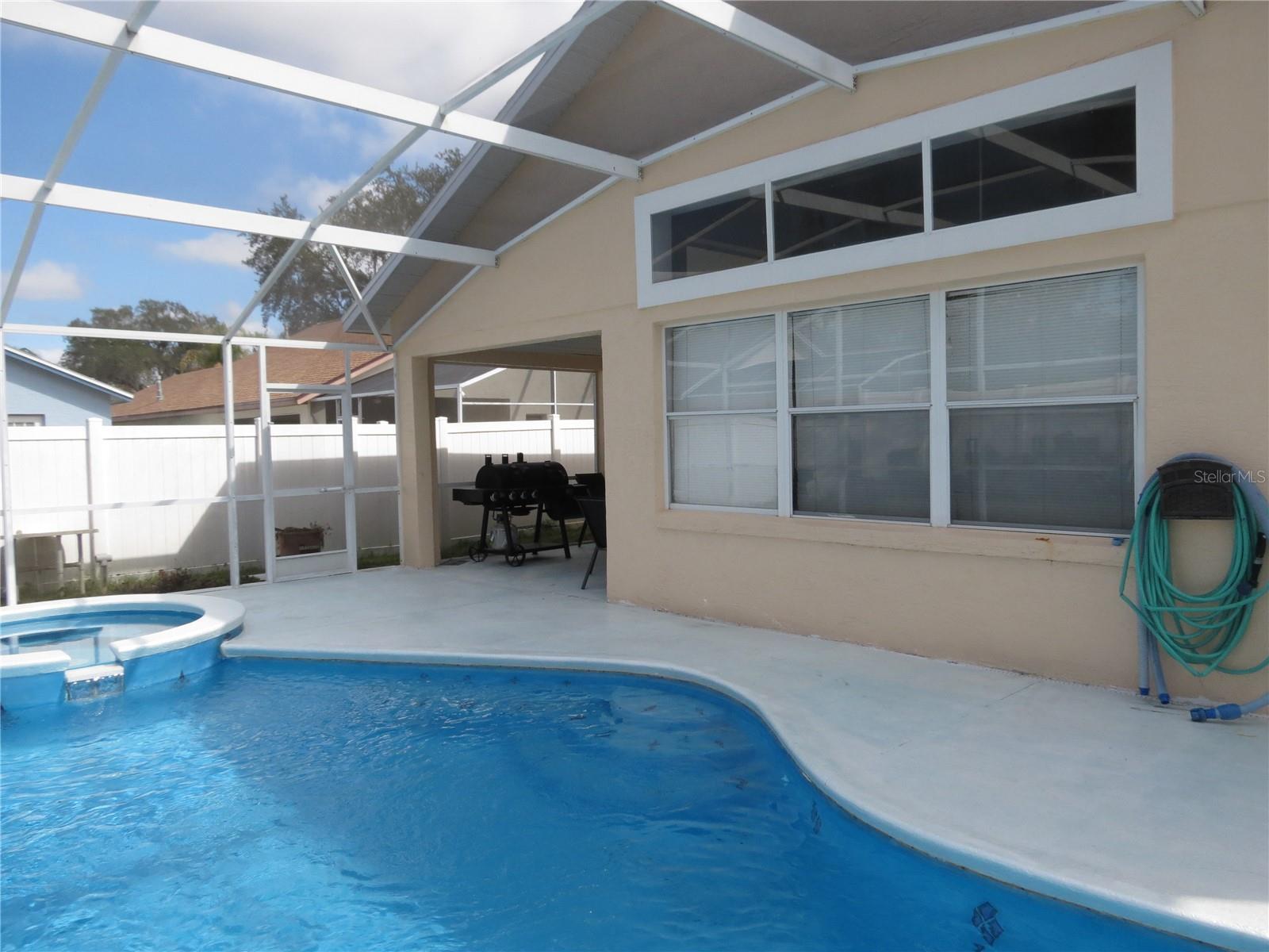 PINEWOOD COUNTRY ESTATES - Residential