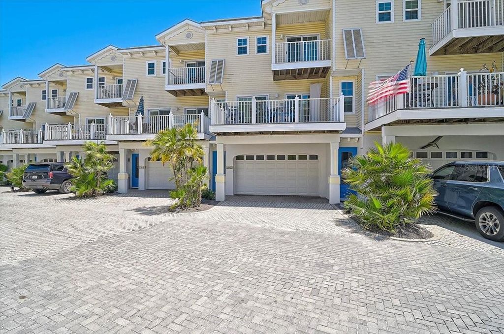 Photo of 1423 Gulf Drive N, Bradenton Beach, FL 34217 (MLS # A4693688)