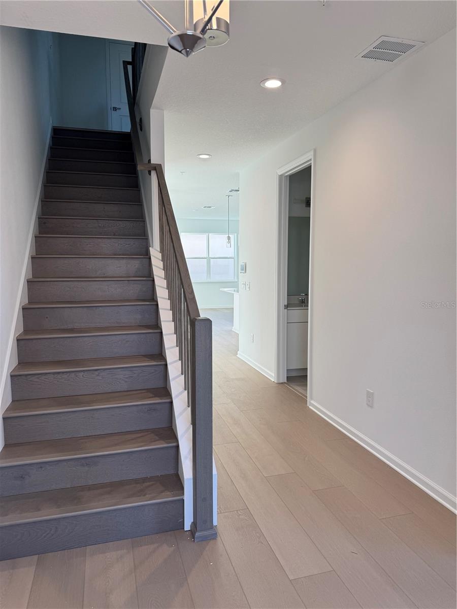 1844 CROWNCREST DRIVE