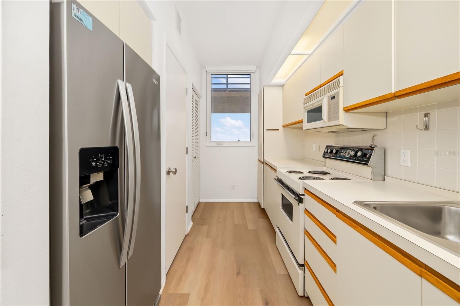 BEACHPLACE - Residential