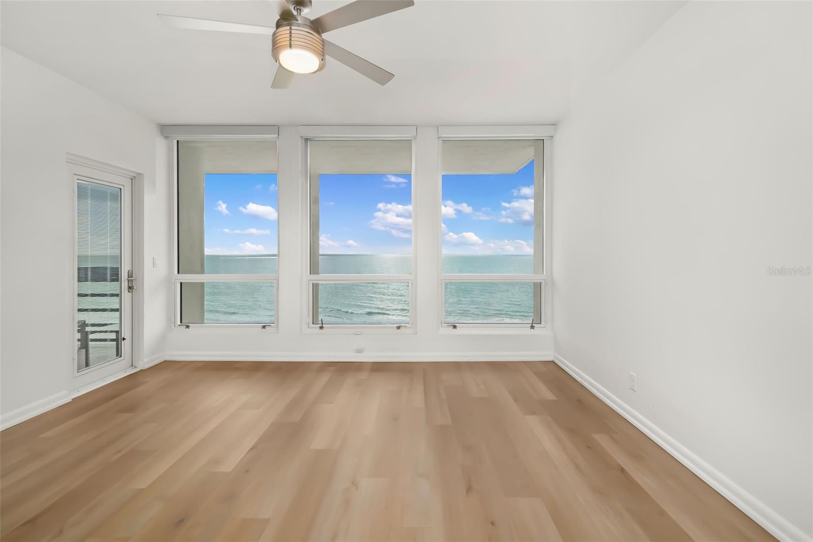 BEACHPLACE - Residential