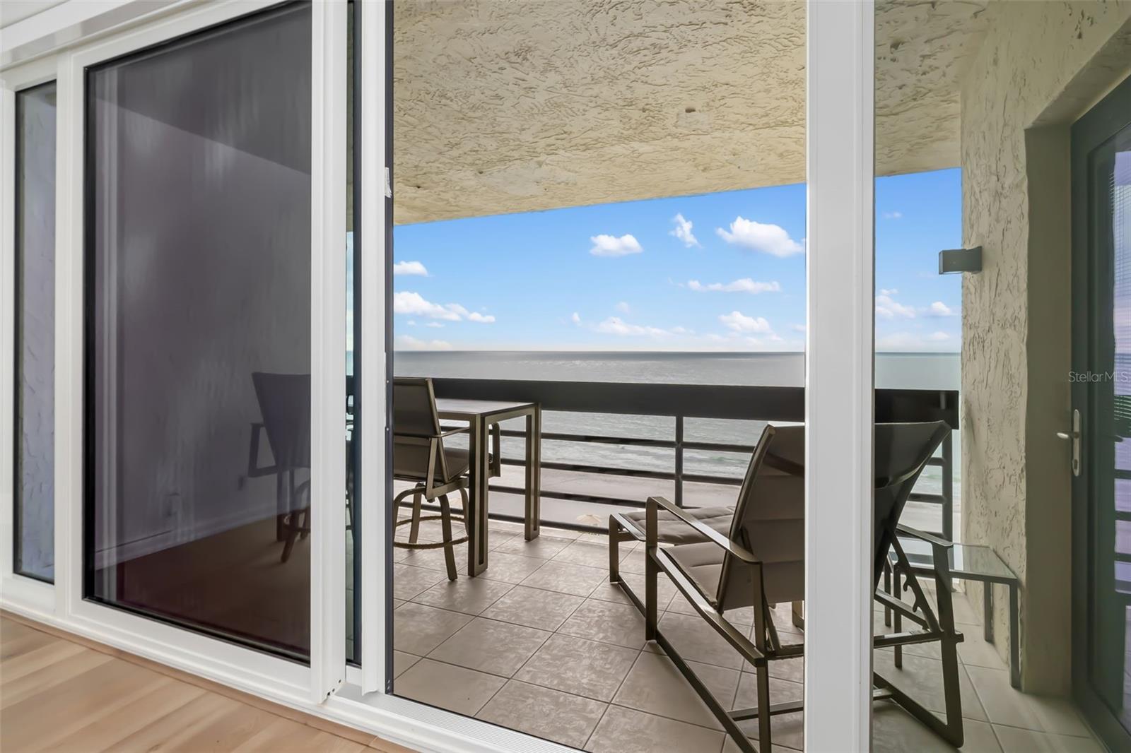 BEACHPLACE - Residential