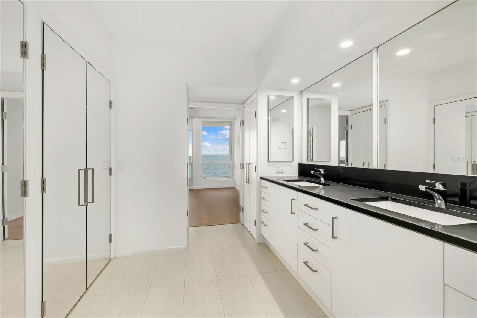 BEACHPLACE - Residential