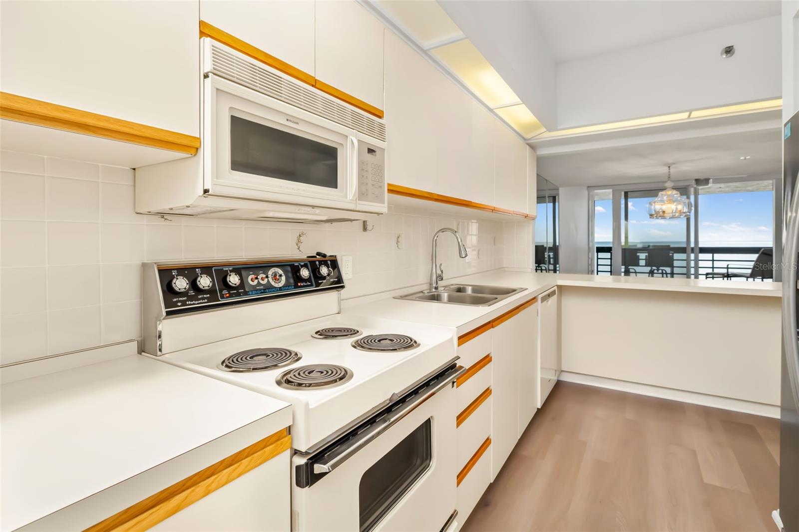 BEACHPLACE - Residential