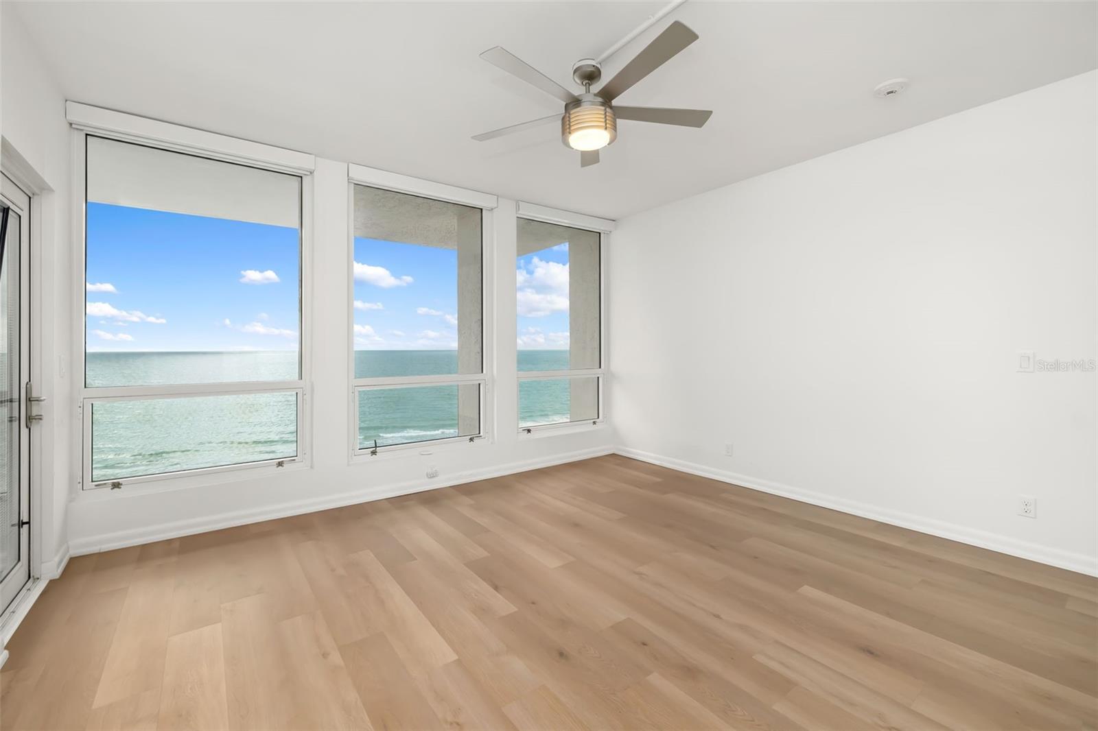 BEACHPLACE - Residential