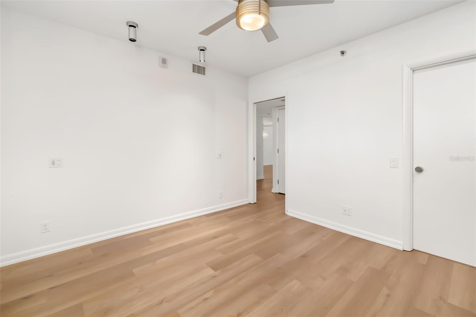 BEACHPLACE - Residential