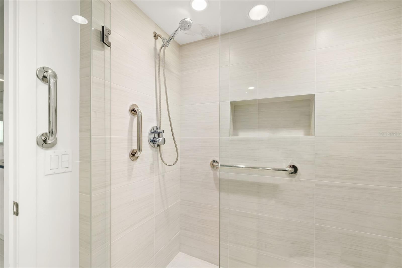 BEACHPLACE - Residential