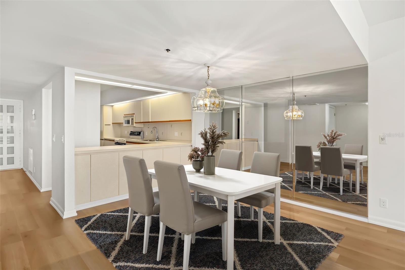 BEACHPLACE - Residential