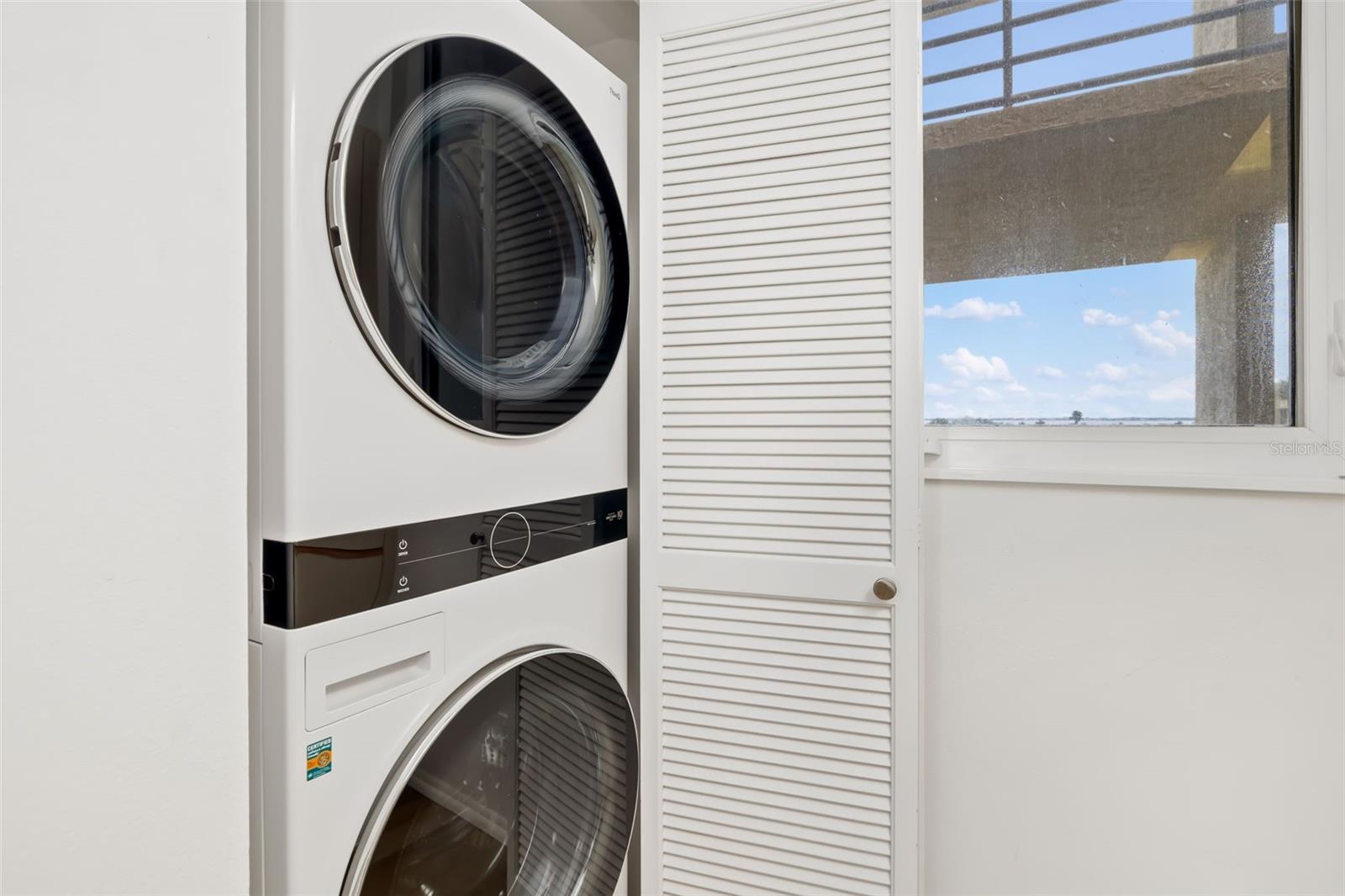 BEACHPLACE - Residential