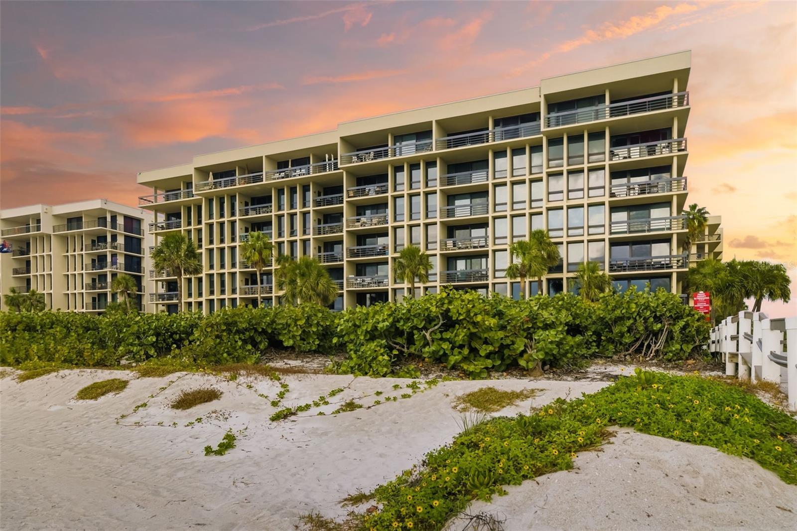 BEACHPLACE - Residential