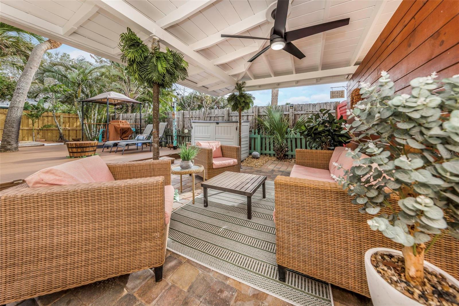 ST PETERSBURG BEACH NORTH UNIT 3 - Residential