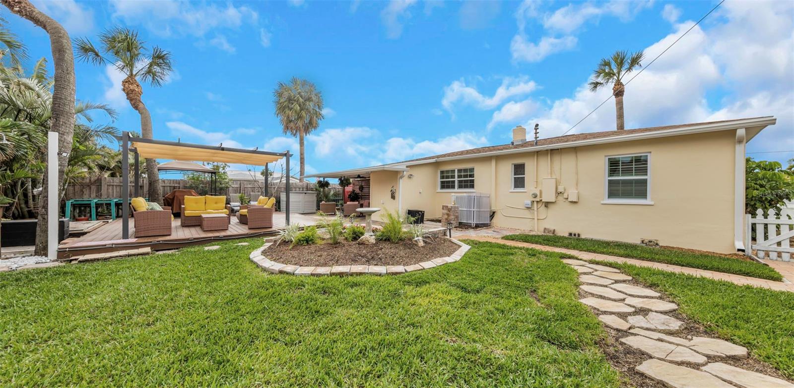 ST PETERSBURG BEACH NORTH UNIT 3 - Residential