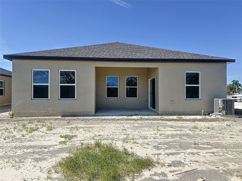 A home in WINTER HAVEN