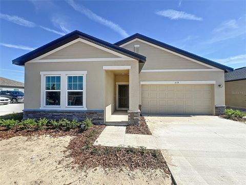 A home in WINTER HAVEN