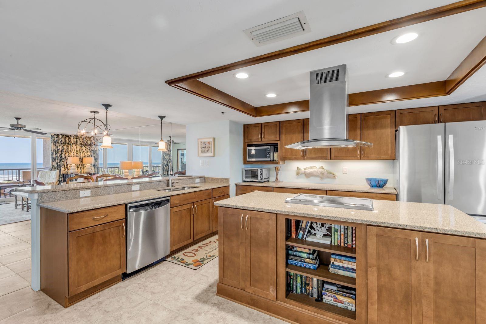 257 MINORCA BEACH WAY 504