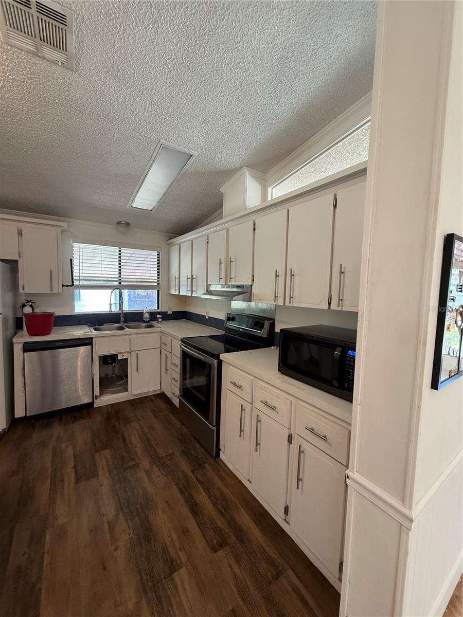 121 MAPLE DRIVE