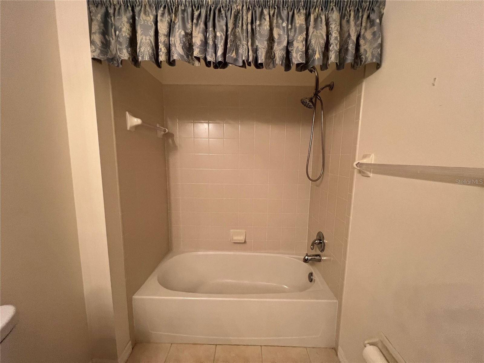 HERON CREEK - Residential Lease