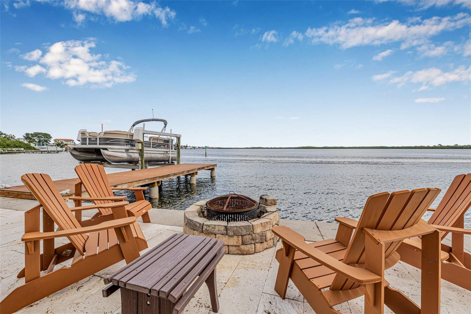 1819 BAYOU GRANDE BOULEVARD NE