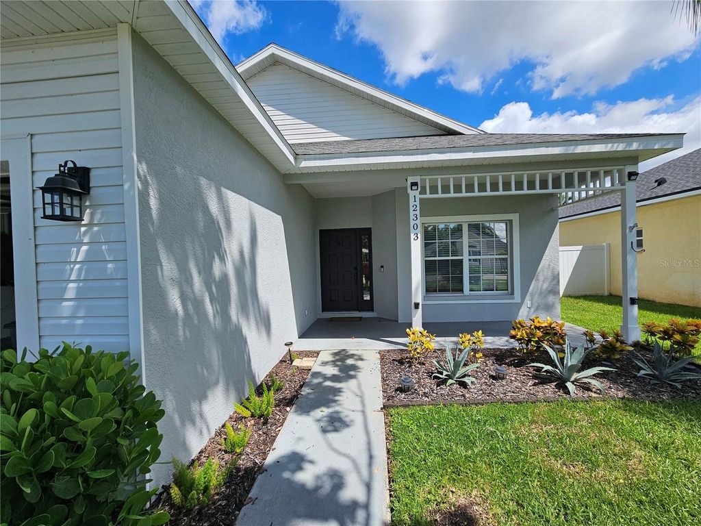 Photo of 12303 Tall Pines Way, Lakewood Ranch, FL 34202 (MLS # A4688913)