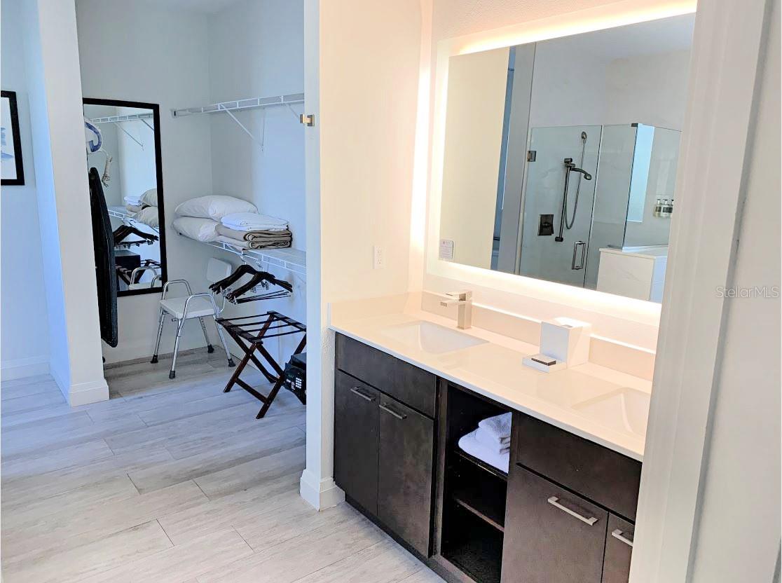 GROVE RESIDENCE & SPA HOTEL CONDO 2 - Residential