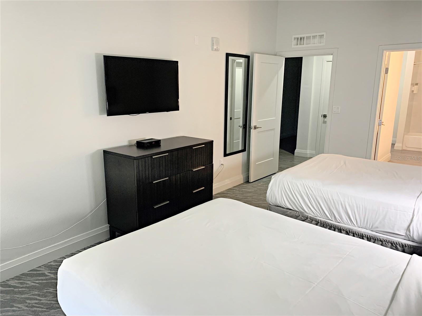 GROVE RESIDENCE & SPA HOTEL CONDO 2 - Residential