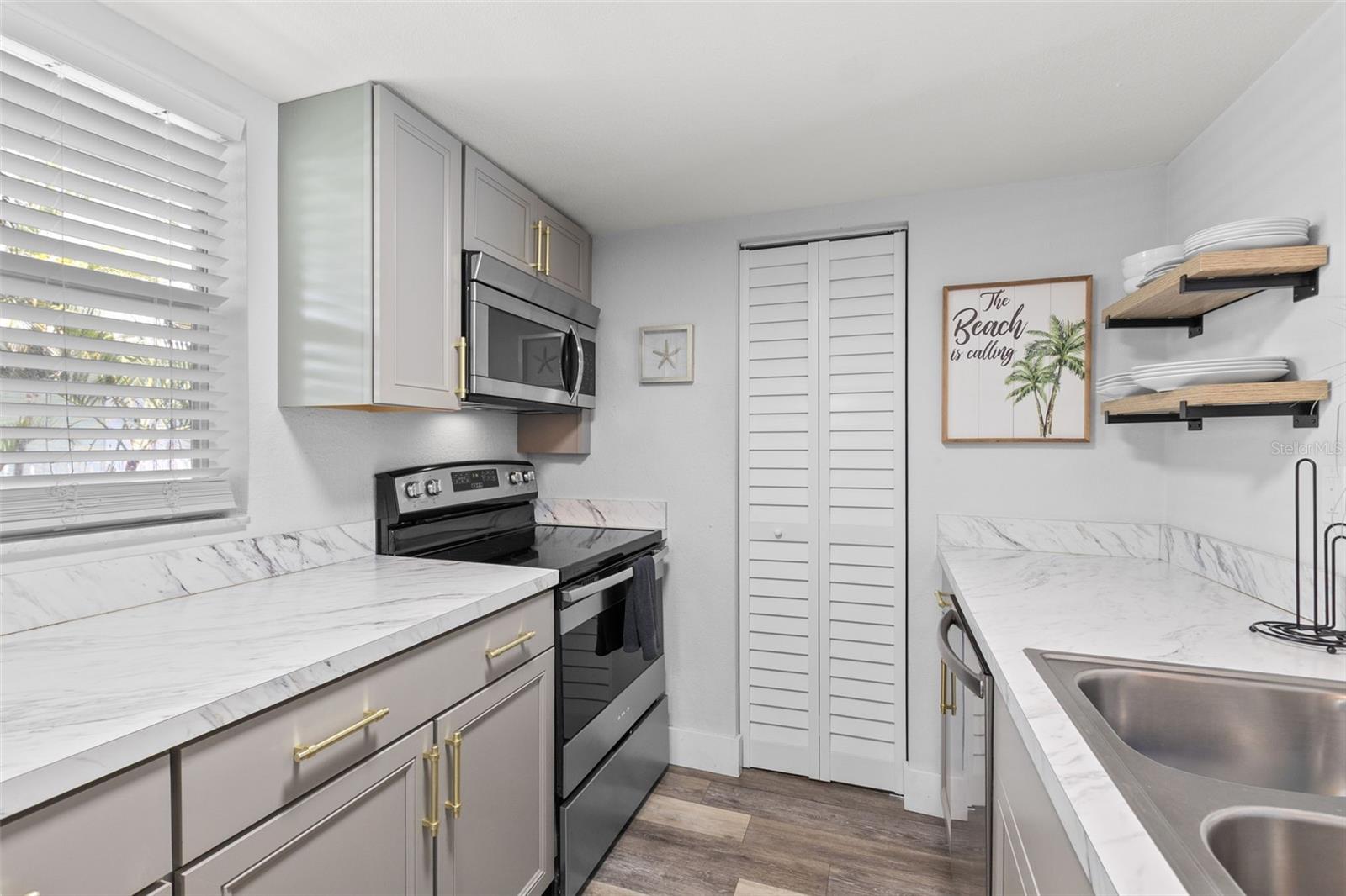 DOLPHIN POINTE OF DUNEDIN CONDO - Residential
