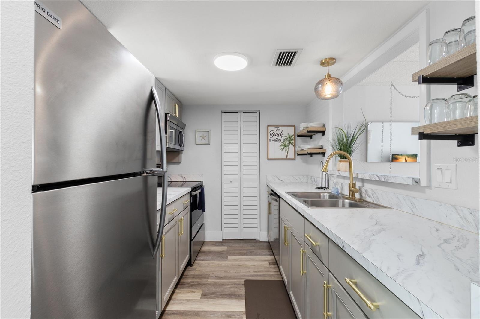 DOLPHIN POINTE OF DUNEDIN CONDO - Residential