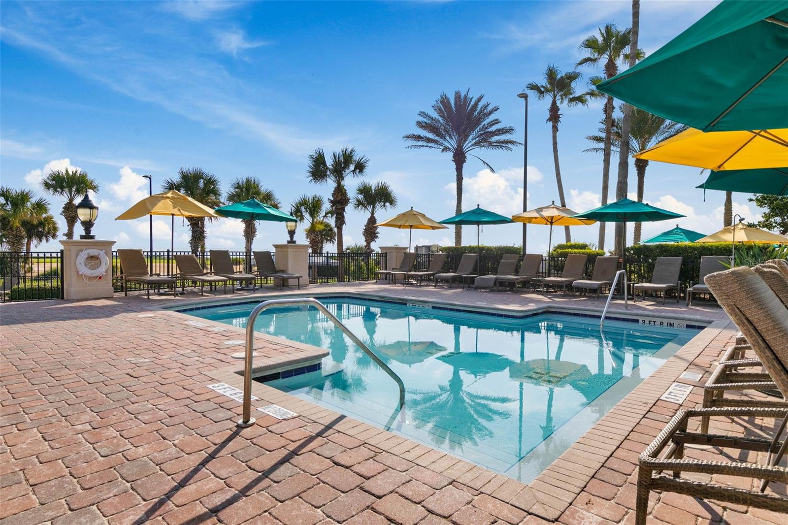 CONSERVATORY/HAMMOCK BEACH - Land