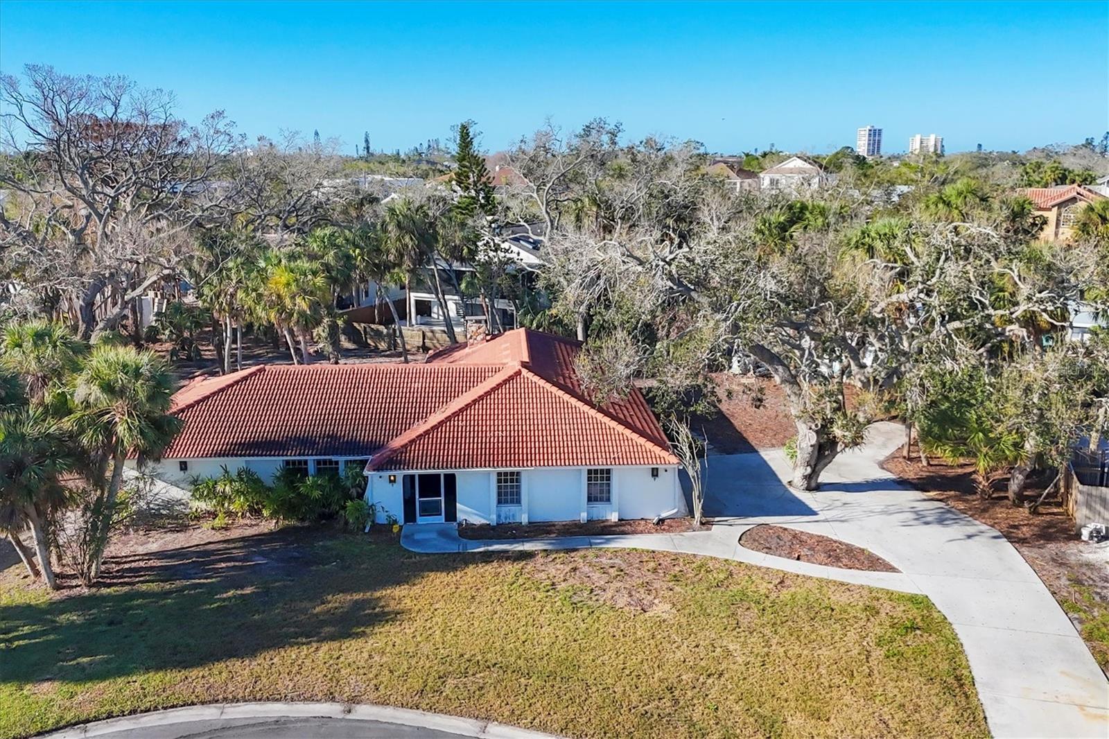 670 VENICE LANE