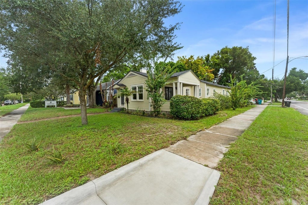 Photo of 1527 Mount Vernon Street, Orlando, FL 32803 (MLS # O6440113)