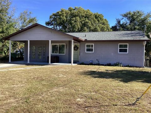 A home in EUSTIS