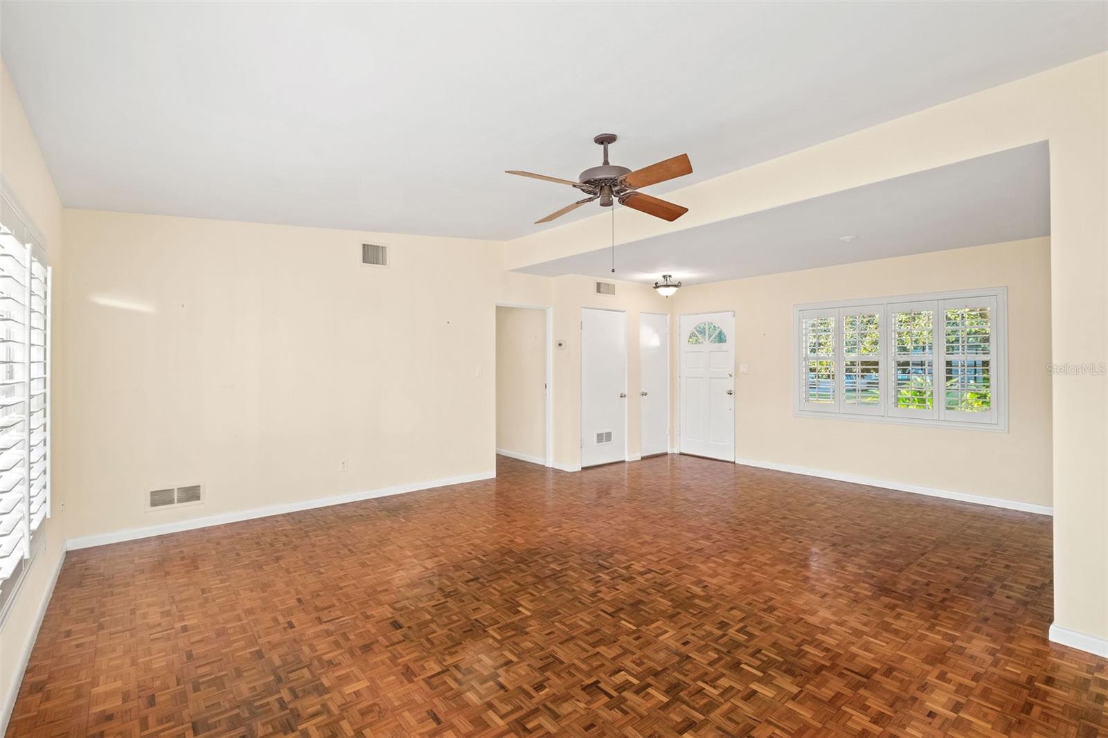 BEL AIR HILLS - Residential