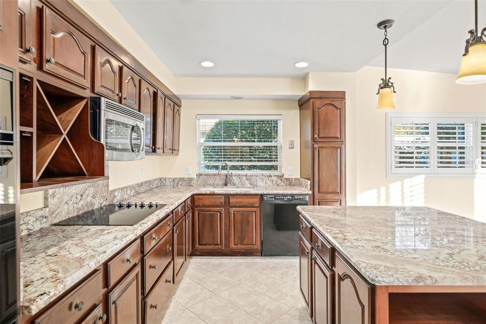 BEL AIR HILLS - Residential