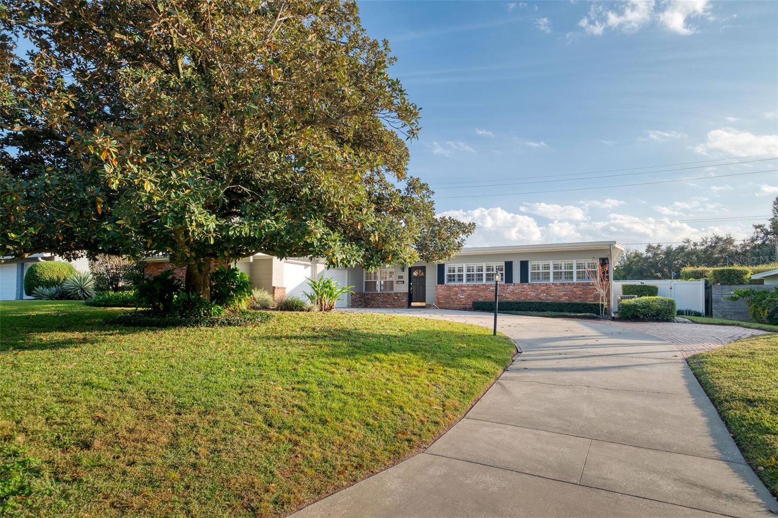 BEL AIR HILLS - Residential