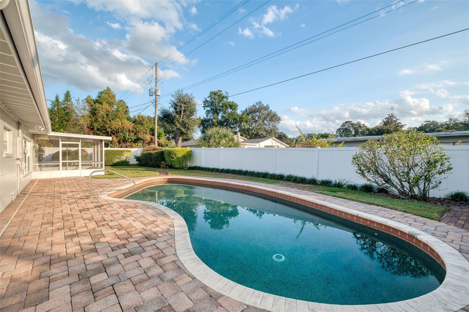 BEL AIR HILLS - Residential