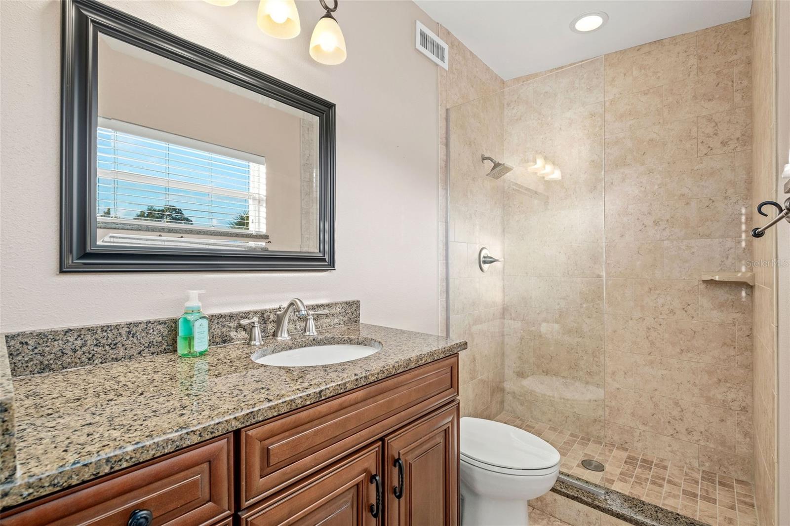 BEL AIR HILLS - Residential