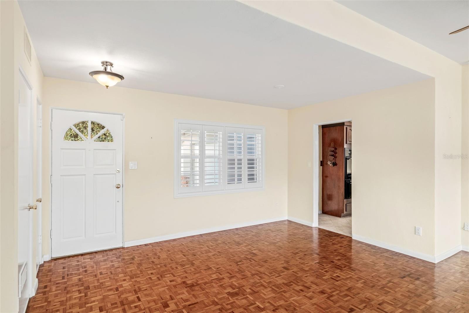 BEL AIR HILLS - Residential