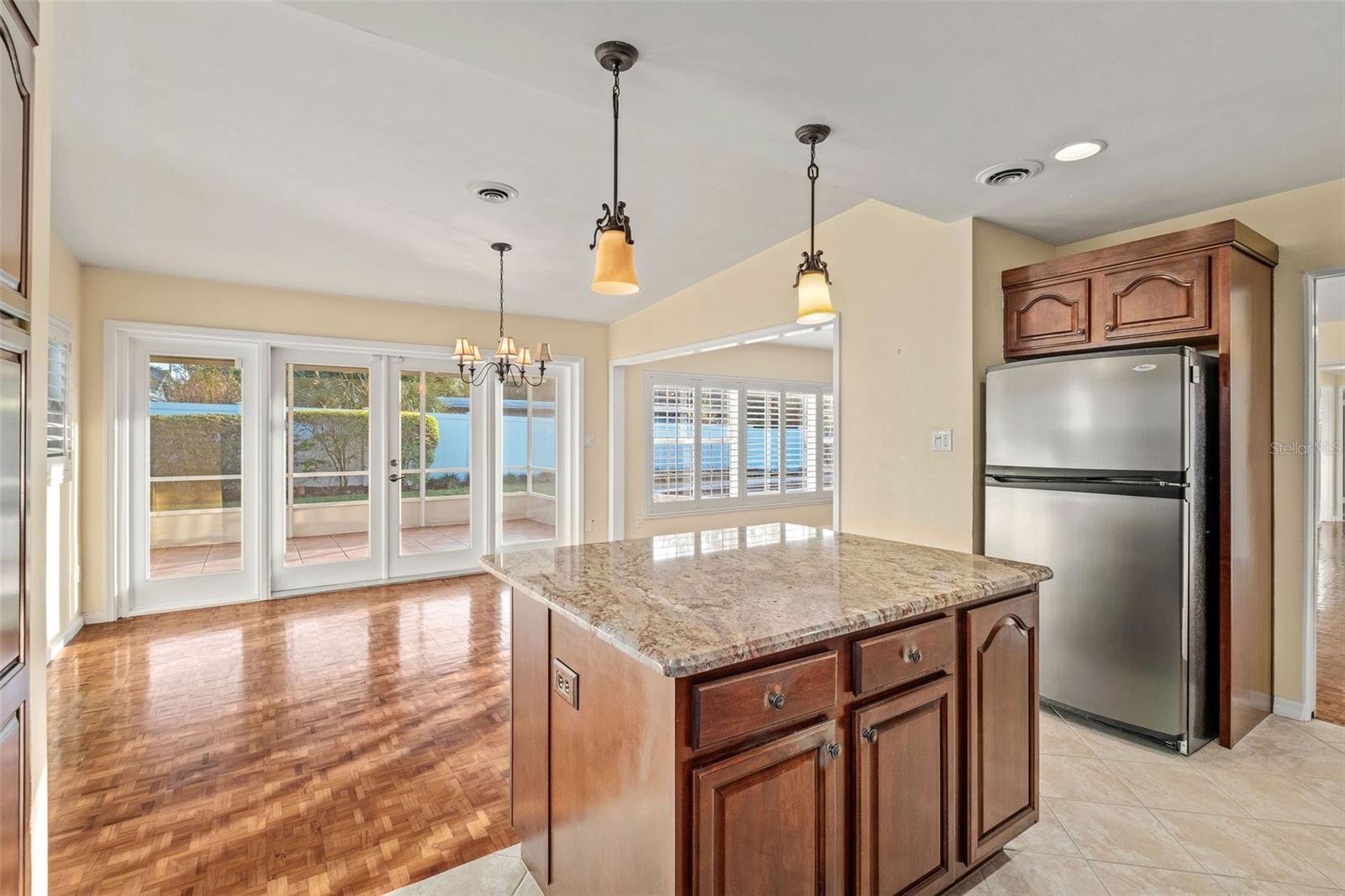 BEL AIR HILLS - Residential