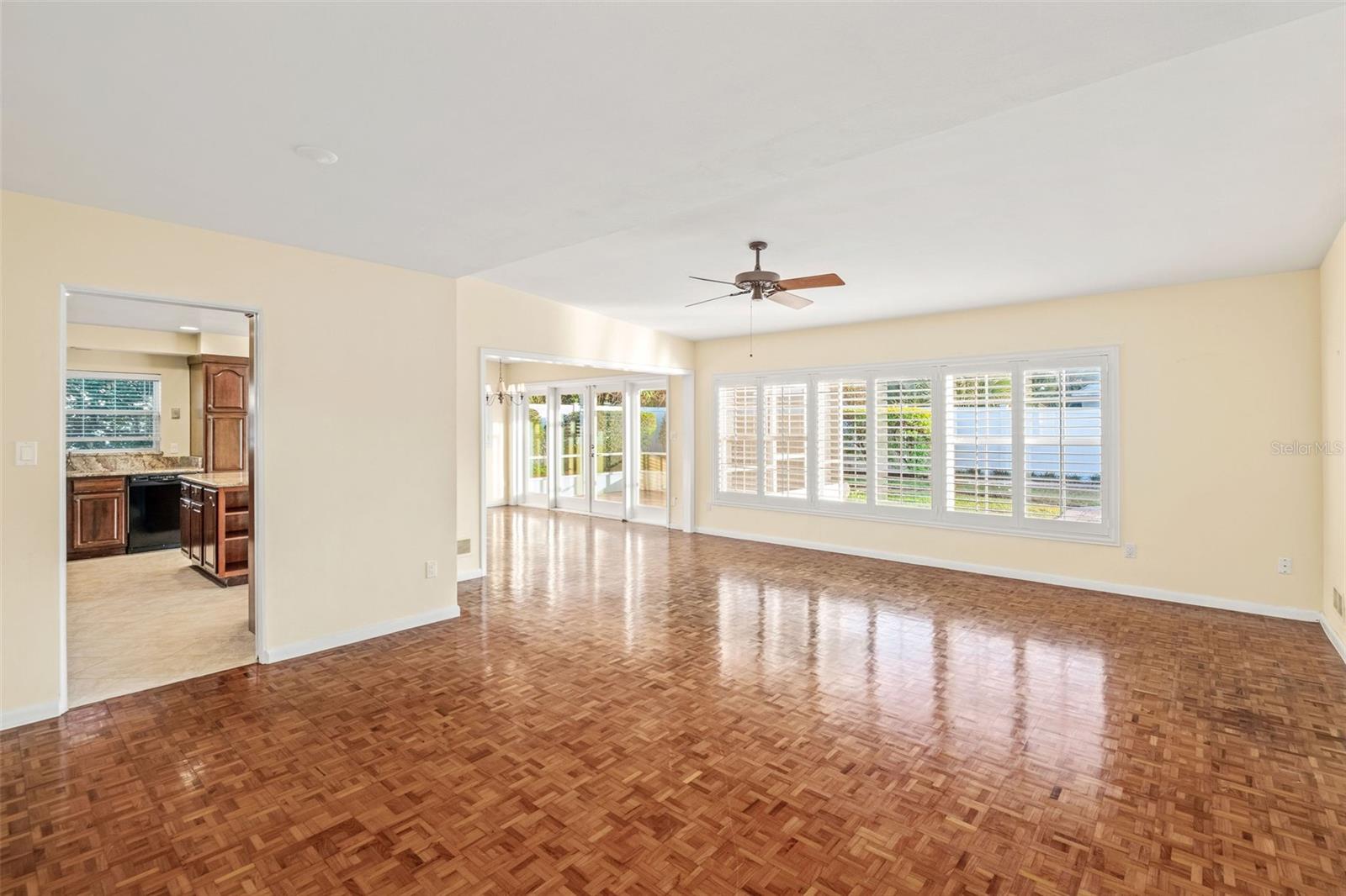 BEL AIR HILLS - Residential